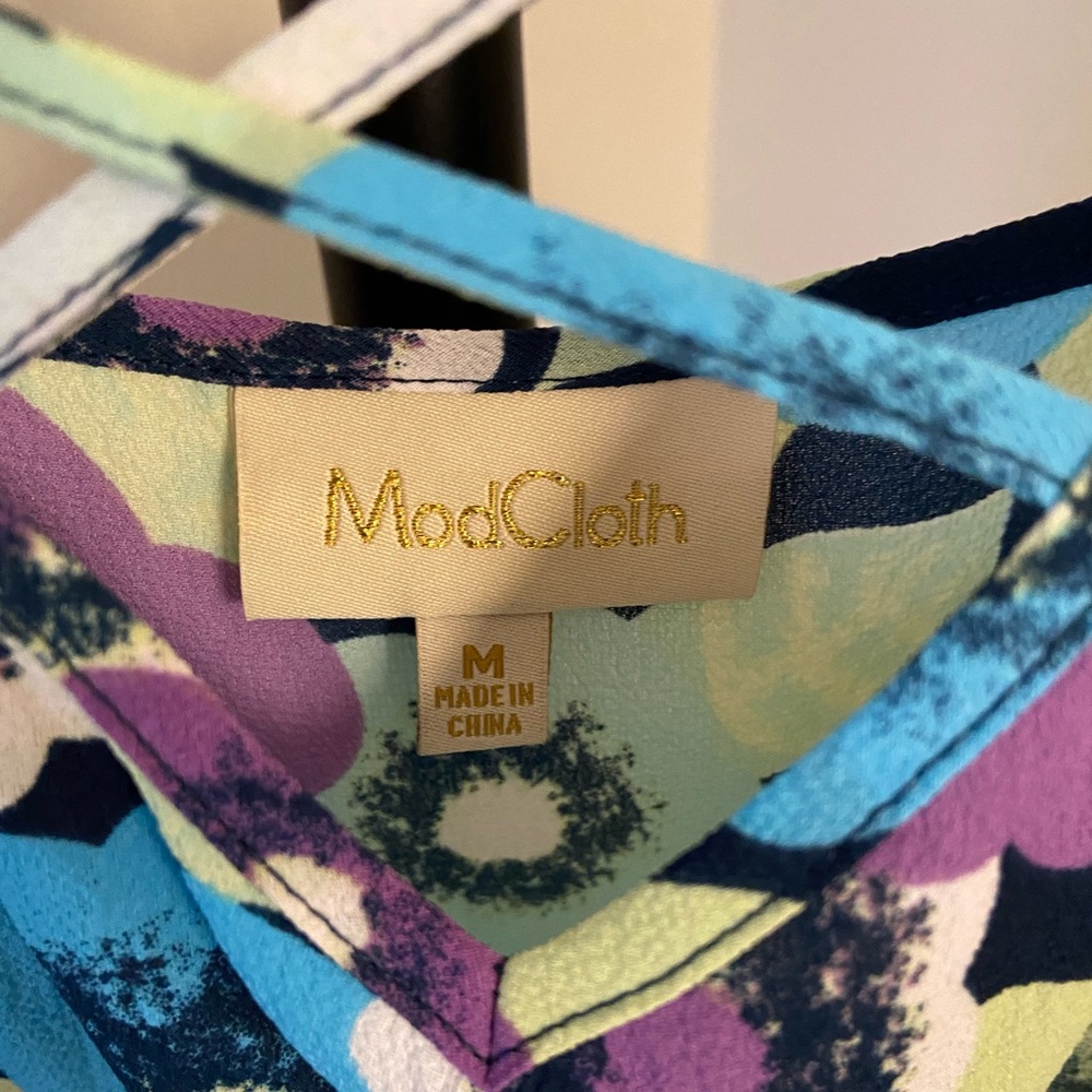ModCloth Flower Top: Medium - Picture 4 of 6